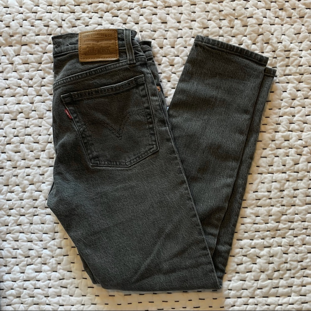 Levi’s Wedgie - Size 23